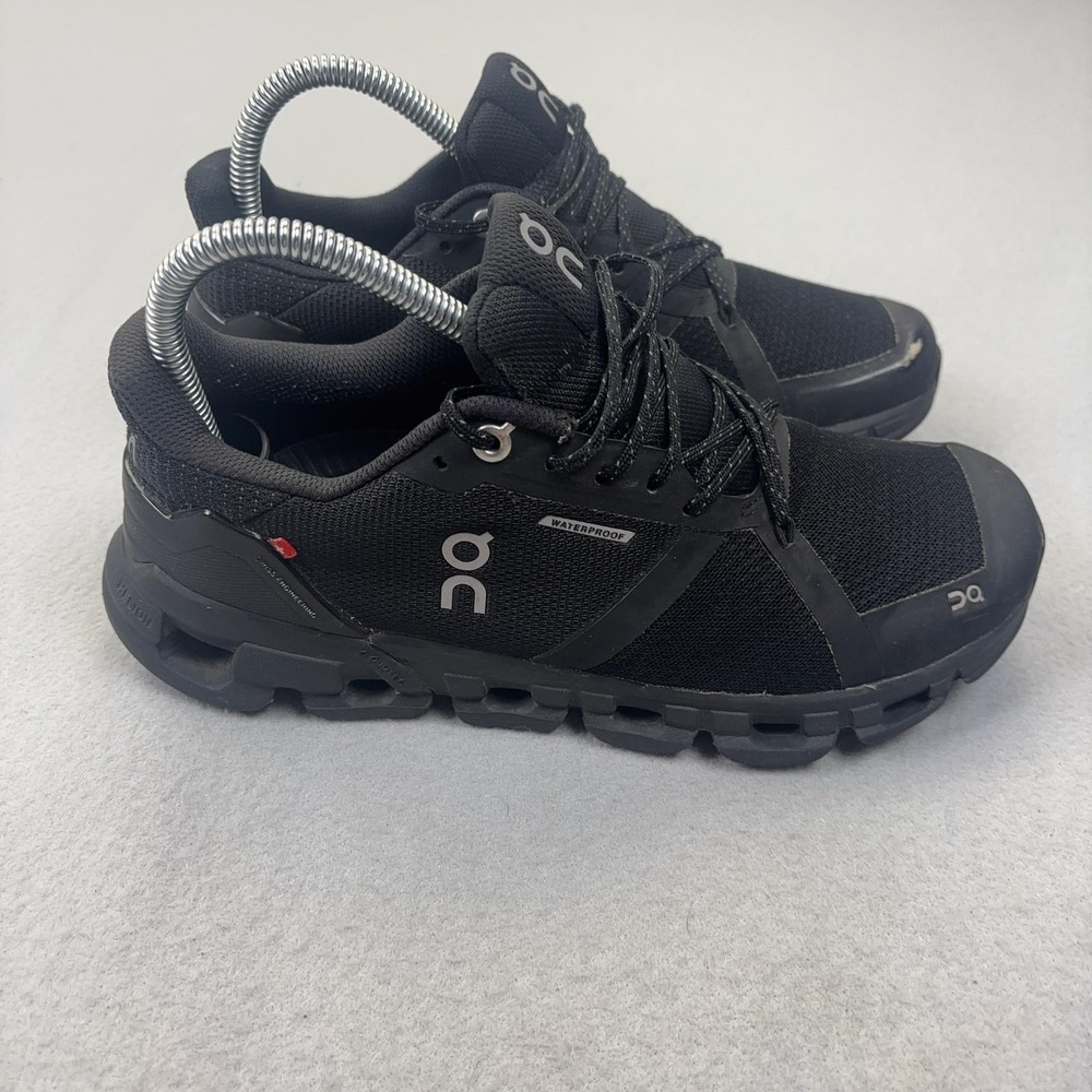 On Cloudflyer WP Shoes Womens Size 7 Black Waterproof Running Sneakers CloudTec